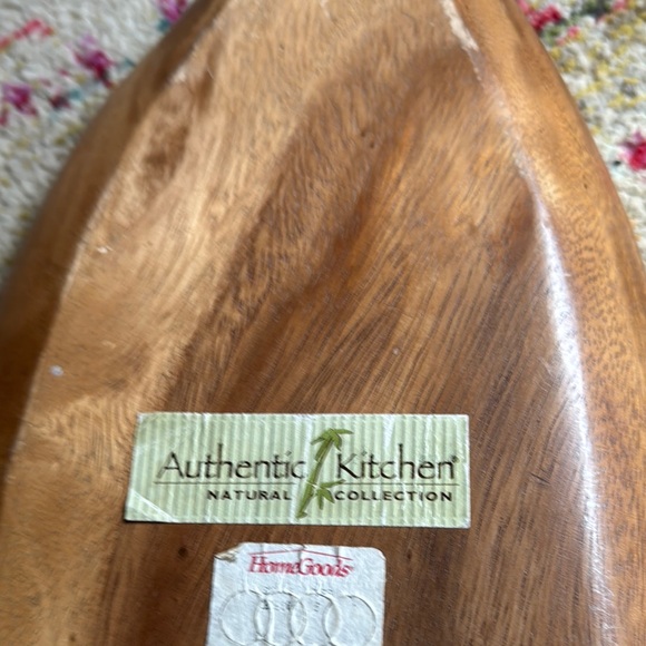 Leaf-Shaped functional wood tray - Picture 3 of 7